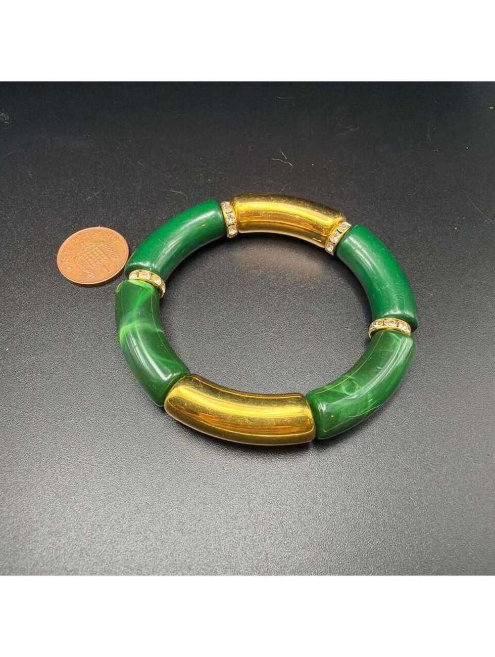 Vintage-Style Green Marbled and Gold Tone Chunky Stretch Bracelet